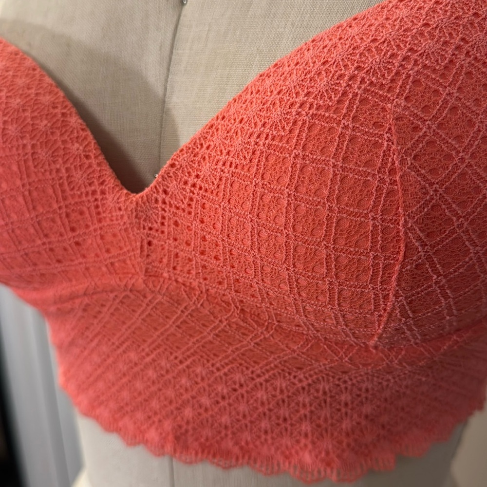 Victoria’s Secret Body by Victoria padded no wire lace bra in salmon - Picture 2 of 4